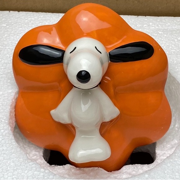 Rae Dunn Peanuts Snoopy Pumpkin Cookie Jar - Picture 4 of 15
